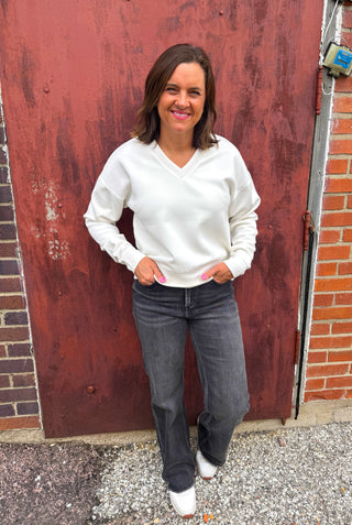 Martina V-Neck Pullover
